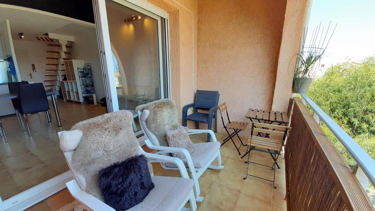 Charmant Appartement Vue Mer A 100M De La Plage. Saint Aygulf Exterior foto